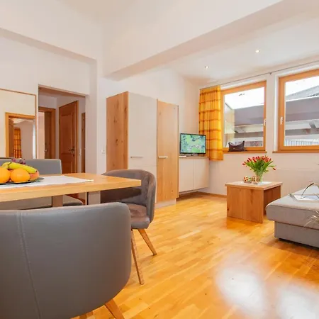 Landhaus Buchner Apartment Zell am See